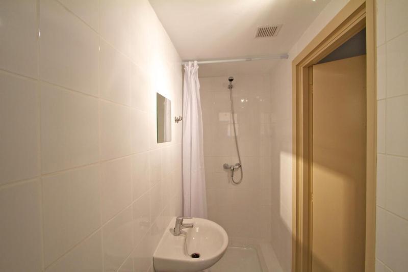 Hostal Paris 포엔샤 항구 객실 사진